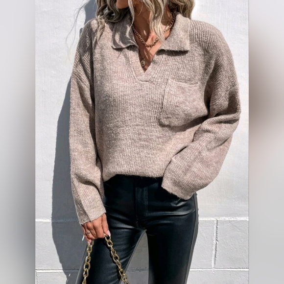 Sweater with front pocket and V neck collar - Picture 3 of 6